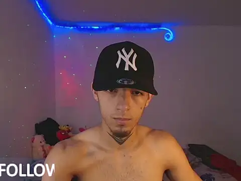 rosse  one online show from November 9, 2025, 7:01 pm