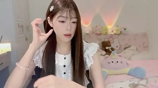 Snapshot of Onecutelittle chatting on November 1, 2025, 6:37 am Onecutelittle online show from November 1, 2025, 6:37 am