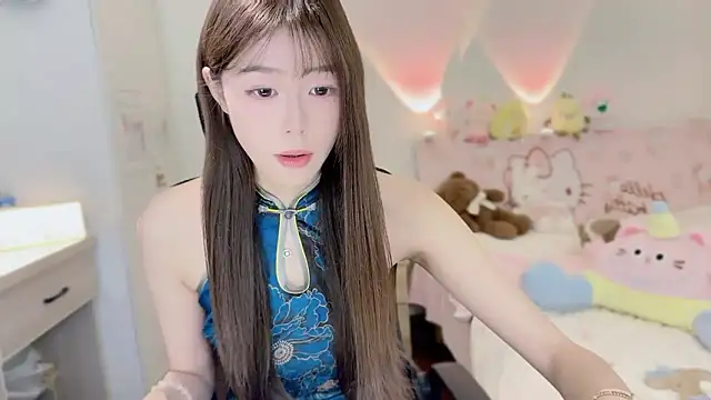 Snapshot of Onecutelittle chatting on November 3, 2025, 6:14 am Onecutelittle online show from November 3, 2025, 6:14 am