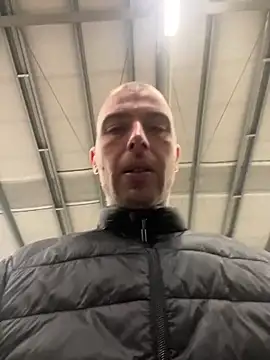 Rotteei1 online show from November 7, 2025, 8:14 am