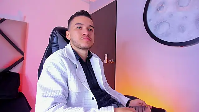 mike 257 online show from November 19, 2025, 12:05 pm