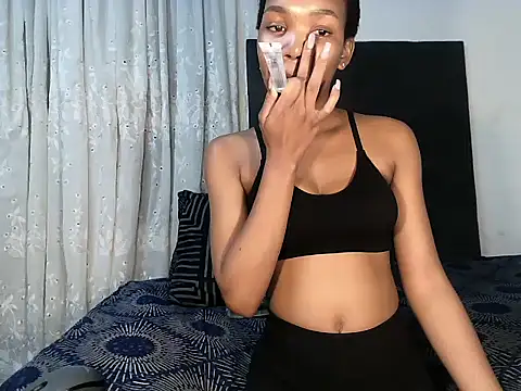 MinnieBee101 online show from February 15, 2026, 4:58 pm