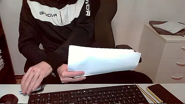 topg84 online show from December 5, 2025, 6:37 pm