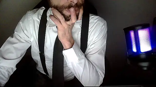 Snapshot of topg84 chatting on April 11, 2026, 6:01 pm topg84 online show from April 11, 2026, 6:01 pm