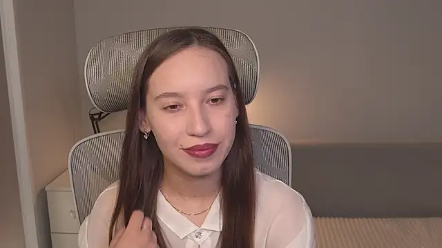 Snapshot of WhyEmmyCry chatting on June 3, 2026, 4:59 am WhyEmmyCry online show from June 3, 2026, 4:59 am