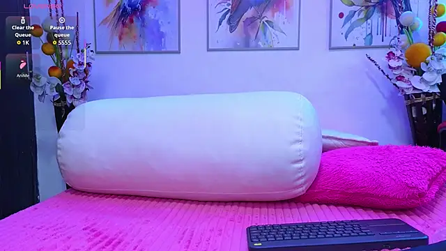 Snapshot of Scarlet_desiree chatting on November 13, 2025, 12:15 pm Scarlet desiree online show from November 13, 2025, 12:15 pm