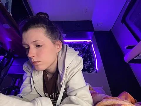 Thedeepwebcutie online show from May 1, 2026, 8:08 am