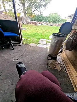 Snapshot of bbyxklaus chatting on October 28, 2025, 1:47 pm bbyxklaus online show from October 28, 2025, 1:47 pm