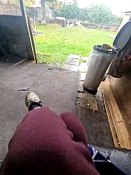 Snapshot of bbyxklaus chatting on October 29, 2025, 12:40 pm bbyxklaus online show from October 29, 2025, 12:40 pm