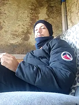 Snapshot of bbyxklaus chatting on November 18, 2025, 12:42 pm bbyxklaus online show from November 18, 2025, 12:42 pm