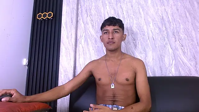 Natzuki 1 online show from February 4, 2026, 11:42 pm