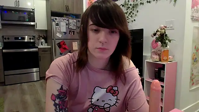 Snapshot of Trickylucy555 chatting on October 19, 2025, 6:36 am Trickylucy555 online show from October 19, 2025, 6:36 am