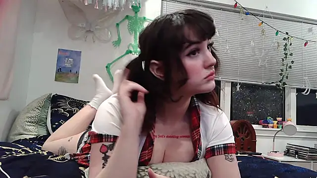 Trickylucy555 online show from February 11, 2026, 5:34 am