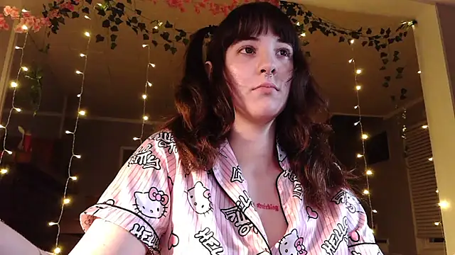 Snapshot of Trickylucy555 chatting on May 14, 2026, 6:31 am Trickylucy555 online show from May 14, 2026, 6:31 am