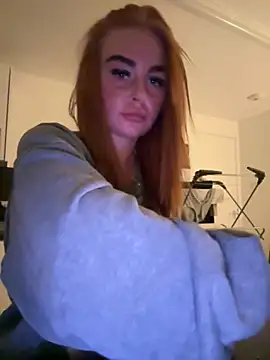 Snapshot of Ellieskyyee1 chatting on November 2, 2025, 8:33 pm Ellieskyyee1 online show from November 2, 2025, 8:33 pm