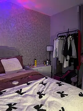 Snapshot of Ellieskyyee1 chatting on January 13, 2026, 9:31 pm Ellieskyyee1 online show from January 13, 2026, 9:31 pm