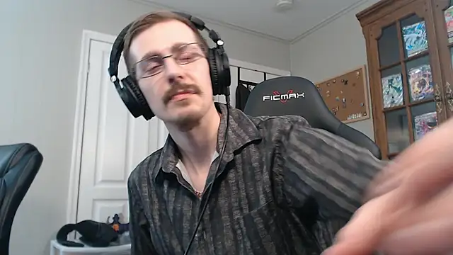 Snapshot of CasuallyCorrupt chatting on November 6, 2025, 7:09 am CasuallyCorrupt online show from November 6, 2025, 7:09 am