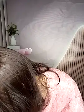 Fish yellow online show from November 28, 2025, 8:55 pm