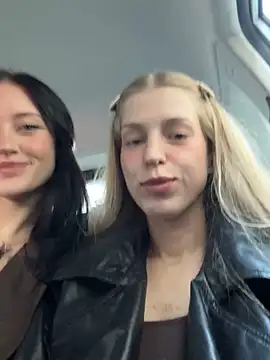 kira mia online show from May 1, 2026, 4:22 pm