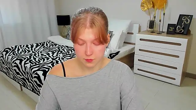 Stella Light online show from October 25, 2025, 4:20 am