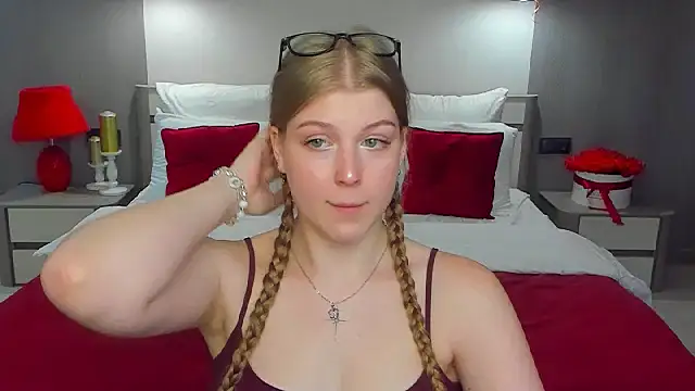 Snapshot of Stella_Light chatting on July 7, 2026, 6:47 am Stella Light online show from July 7, 2026, 6:47 am