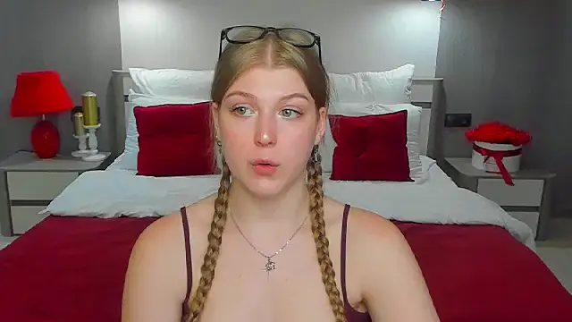 Snapshot of Stella_Light chatting on July 7, 2026, 7:23 am Stella Light online show from July 7, 2026, 7:23 am