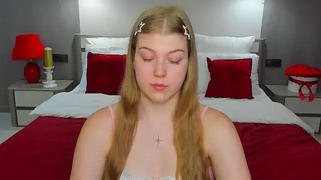 Snapshot of Stella_Light chatting on July 11, 2026, 4:48 am Stella Light online show from July 11, 2026, 4:48 am