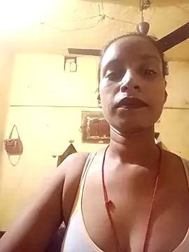 Snapshot of Rutika-G chatting on October 28, 2025, 12:52 pm Rutika-G online show from October 28, 2025, 12:52 pm