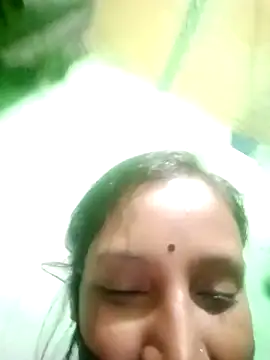 Snapshot of Rutika-G chatting on November 3, 2025, 1:12 pm Rutika-G online show from November 3, 2025, 1:12 pm