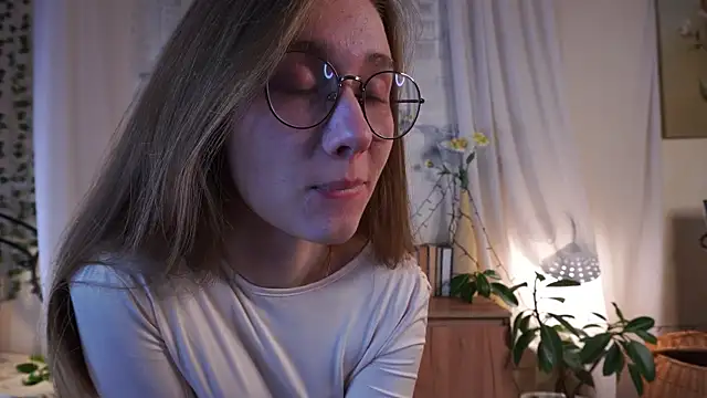 Snapshot of ArianaSweazy chatting on November 22, 2025, 1:32 pm ArianaSweazy online show from November 22, 2025, 1:32 pm