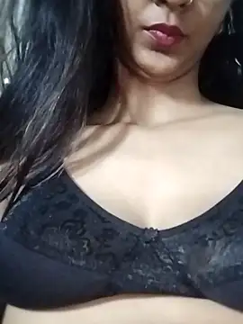 Snapshot of Aaliya_BigBoobs_1 chatting on December 21, 2025, 12:56 pm Aaliya BigBoobs 1 online show from December 21, 2025, 12:56 pm