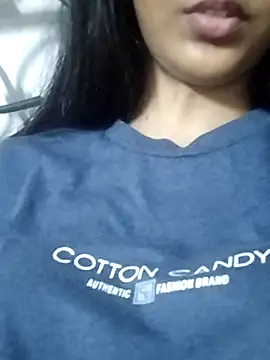 Snapshot of Aaliya_BigBoobs_1 chatting on January 5, 2026, 5:27 pm Aaliya BigBoobs 1 online show from January 5, 2026, 5:27 pm