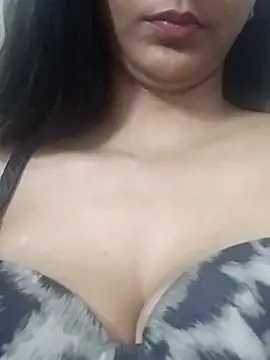 Snapshot of Aaliya_BigBoobs_1 chatting on January 8, 2026, 8:49 am Aaliya BigBoobs 1 online show from January 8, 2026, 8:49 am