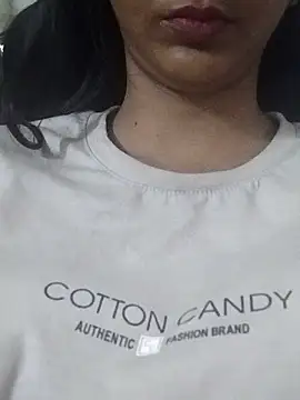 Snapshot of Aaliya_BigBoobs_1 chatting on January 13, 2026, 8:08 am Aaliya BigBoobs 1 online show from January 13, 2026, 8:08 am