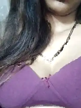 Snapshot of Aaliya_BigBoobs_1 chatting on March 11, 2026, 3:40 pm Aaliya BigBoobs 1 online show from March 11, 2026, 3:40 pm