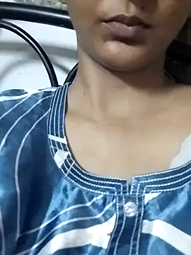 Snapshot of Aaliya_BigBoobs_1 chatting on June 27, 2026, 2:44 pm Aaliya BigBoobs 1 online show from June 27, 2026, 2:44 pm