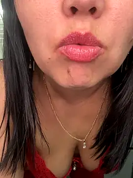 Love  Mom online show from October 25, 2025, 6:32 am