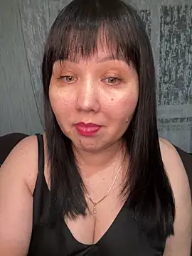 Snapshot of Love__Mom chatting on March 22, 2026, 10:02 pm Love Mom online show from March 22, 2026, 10:02 pm