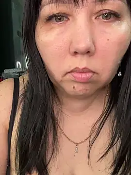 Snapshot of Love__Mom chatting on April 8, 2026, 6:30 pm Love Mom online show from April 8, 2026, 6:30 pm