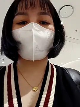 Snapshot of Mina-02 chatting on November 1, 2025, 7:32 am Mina-02 online show from November 1, 2025, 7:32 am