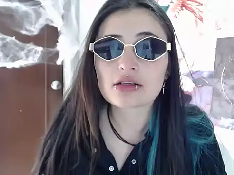 KittenMiss  online show from October 19, 2025, 7:47 pm