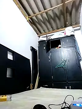 Snapshot of LyliaWood chatting on October 20, 2025, 2:12 am LyliaWood online show from October 20, 2025, 2:12 am