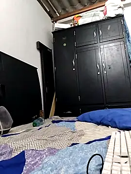 Snapshot of LyliaWood chatting on October 26, 2025, 8:59 pm LyliaWood online show from October 26, 2025, 8:59 pm