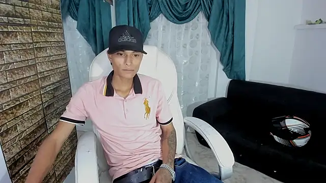 Snapshot of paul_booy chatting on November 2, 2025, 4:04 am paul booy online show from November 2, 2025, 4:04 am