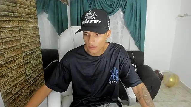 Snapshot of paul_booy chatting on November 13, 2025, 2:21 am paul booy online show from November 13, 2025, 2:21 am