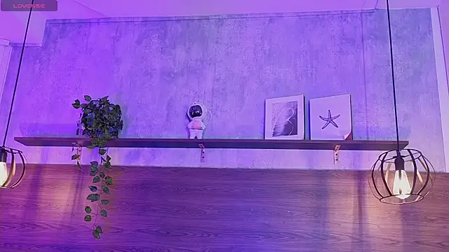 Isa doux online show from July 8, 2026, 3:33 am