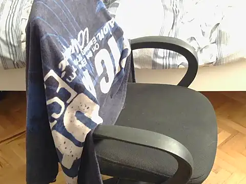 Snapshot of moneyman_11 chatting on October 24, 2025, 12:45 pm moneyman 11 online show from October 24, 2025, 12:45 pm