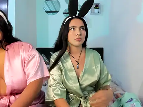 Twodirtyteens18 online show from October 21, 2025, 11:49 pm