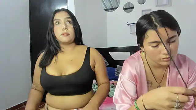 Twodirtyteens18 online show from November 9, 2025, 8:40 pm