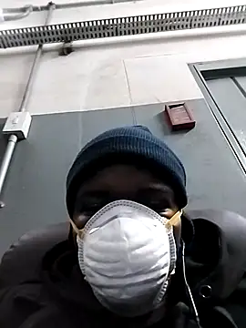 Snapshot of loVbRo1 chatting on October 30, 2025, 9:37 pm loVbRo1 online show from October 30, 2025, 9:37 pm